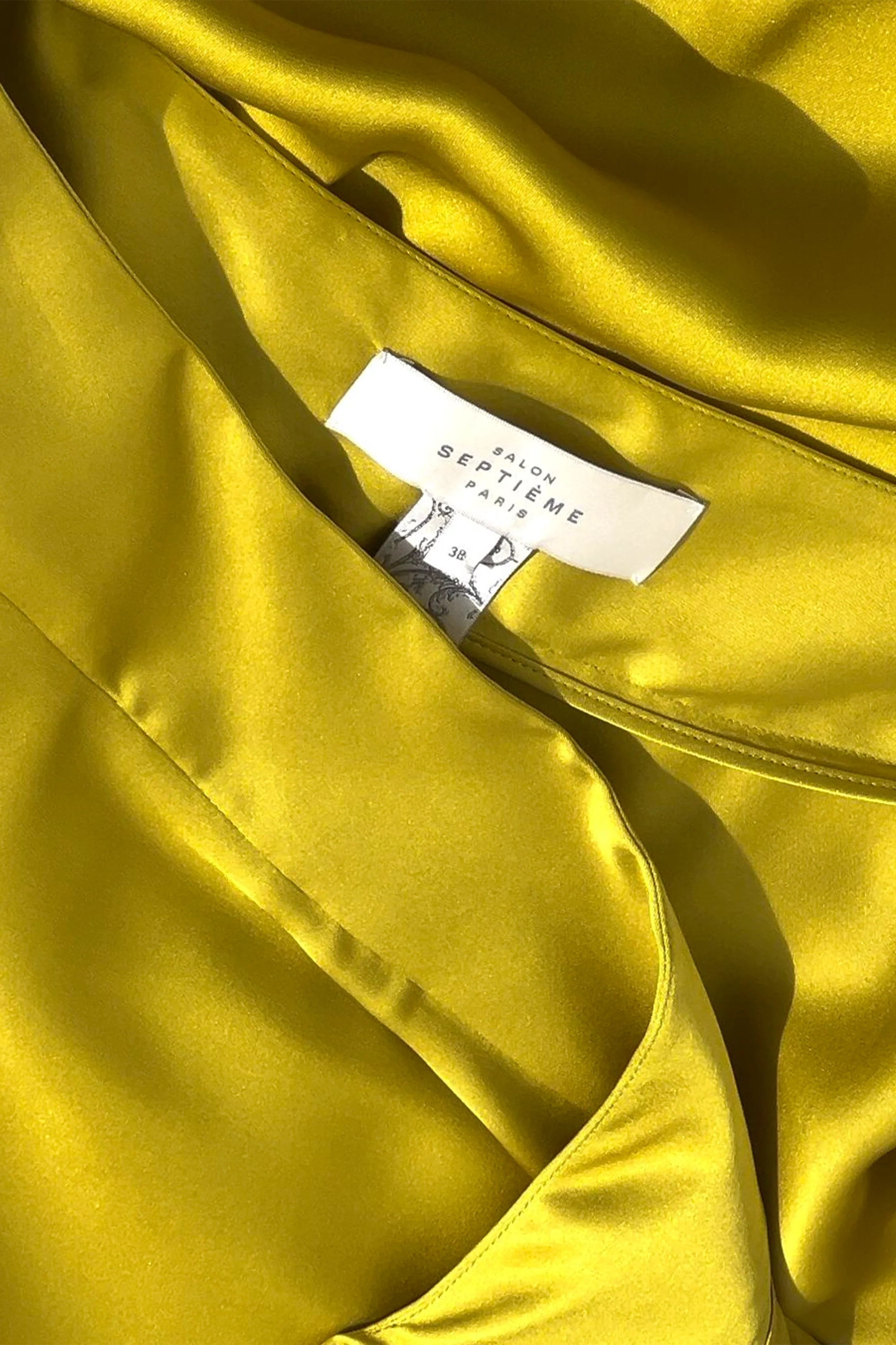 CHARTREUSE COLOR TOWER