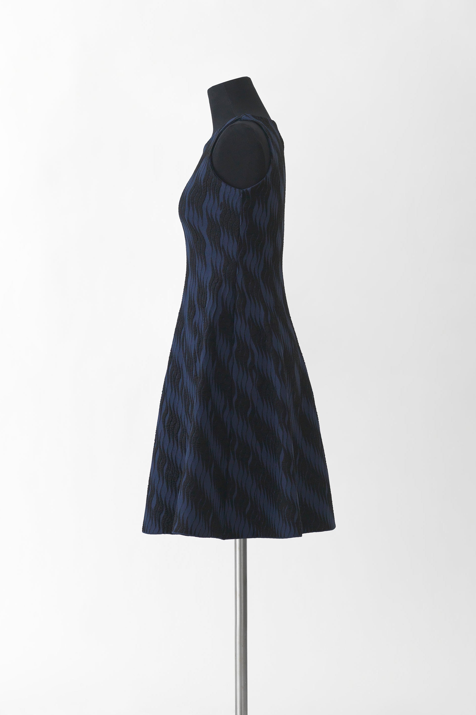 #color_black and navy