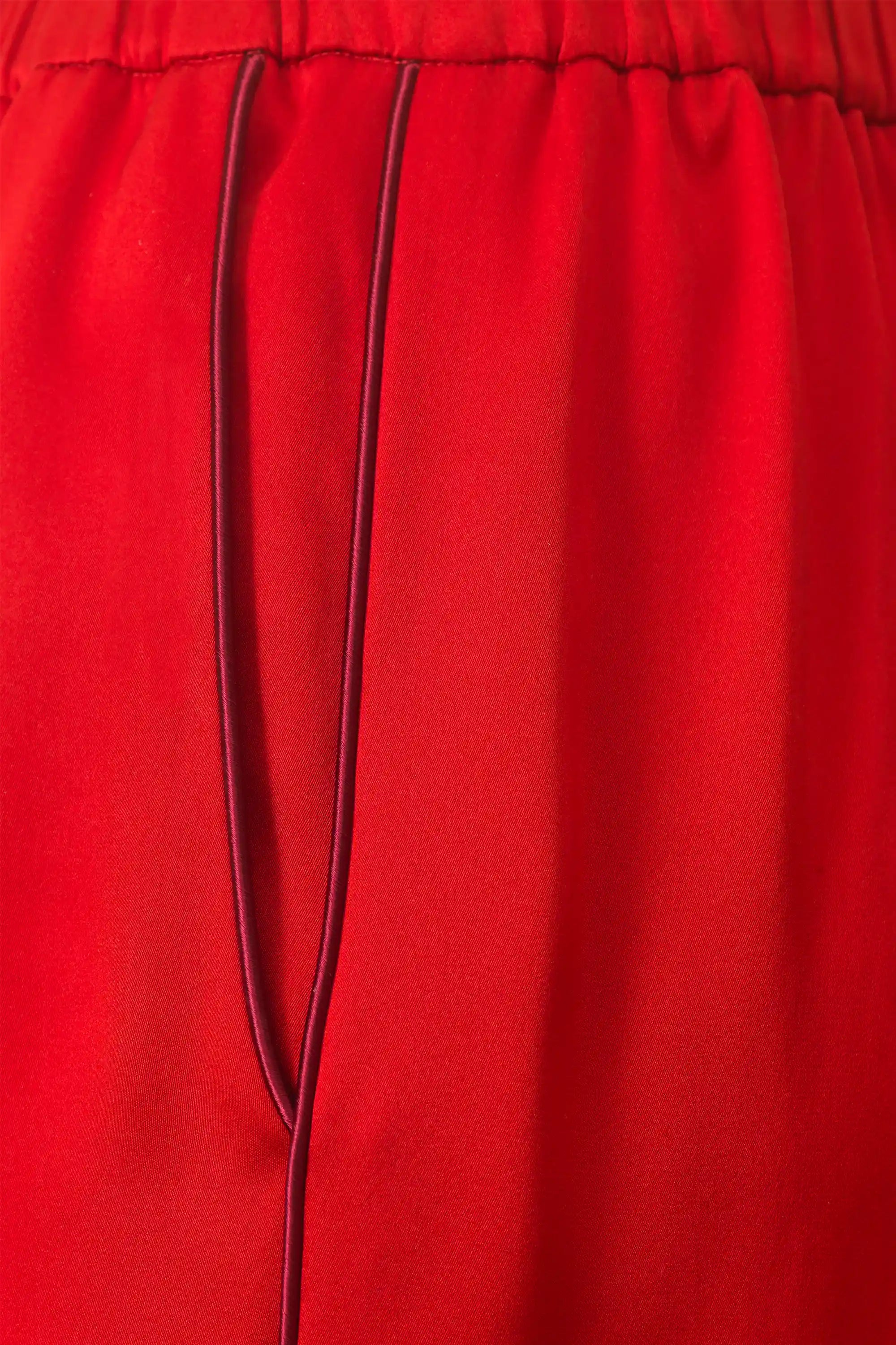 #color_scarlet red
