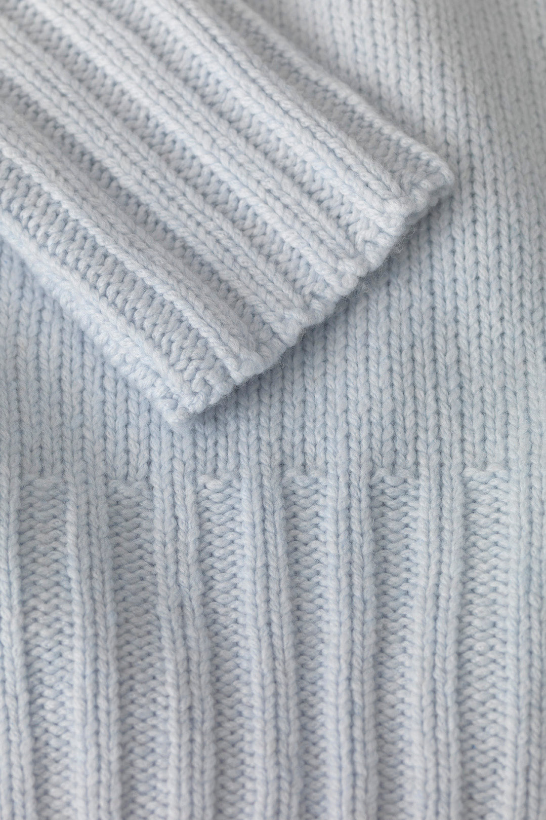 Cashmere Long-Sleeved Pullover with Crewneck - frosty white
