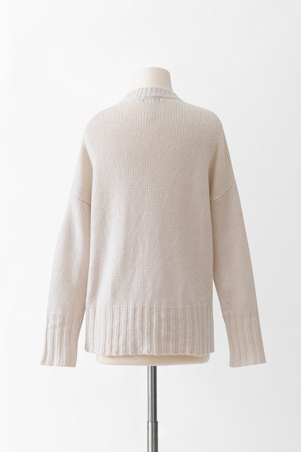 Cashmere Long-Sleeved Pullover with Crewneck - dusty white - front