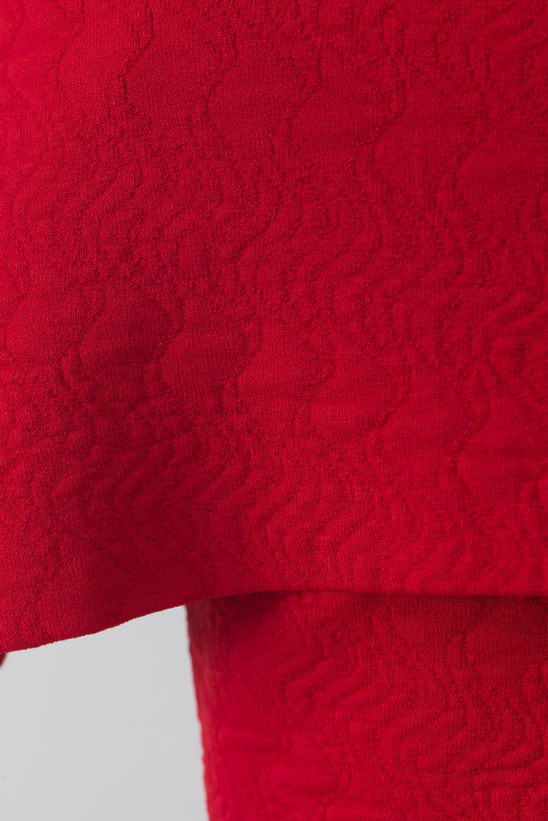 #color_scarlet red